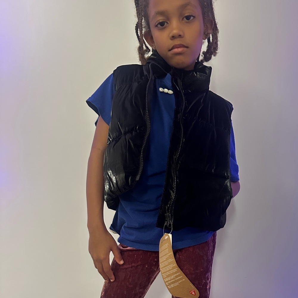 GAP Kids Black Puffer Vest Size S (6–7) NWT